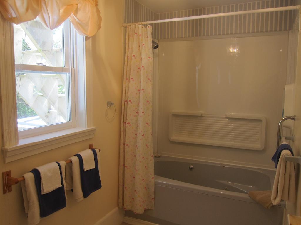 Salmon River Country Inn Head of Jeddore Номер фото