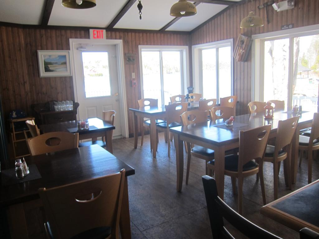 Salmon River Country Inn Head of Jeddore Екстер'єр фото