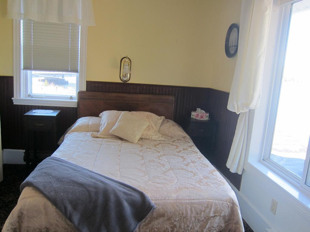 Salmon River Country Inn Head of Jeddore Екстер'єр фото
